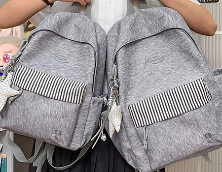 How is the load-bearing capacity of the bottom of the bag and the handle?