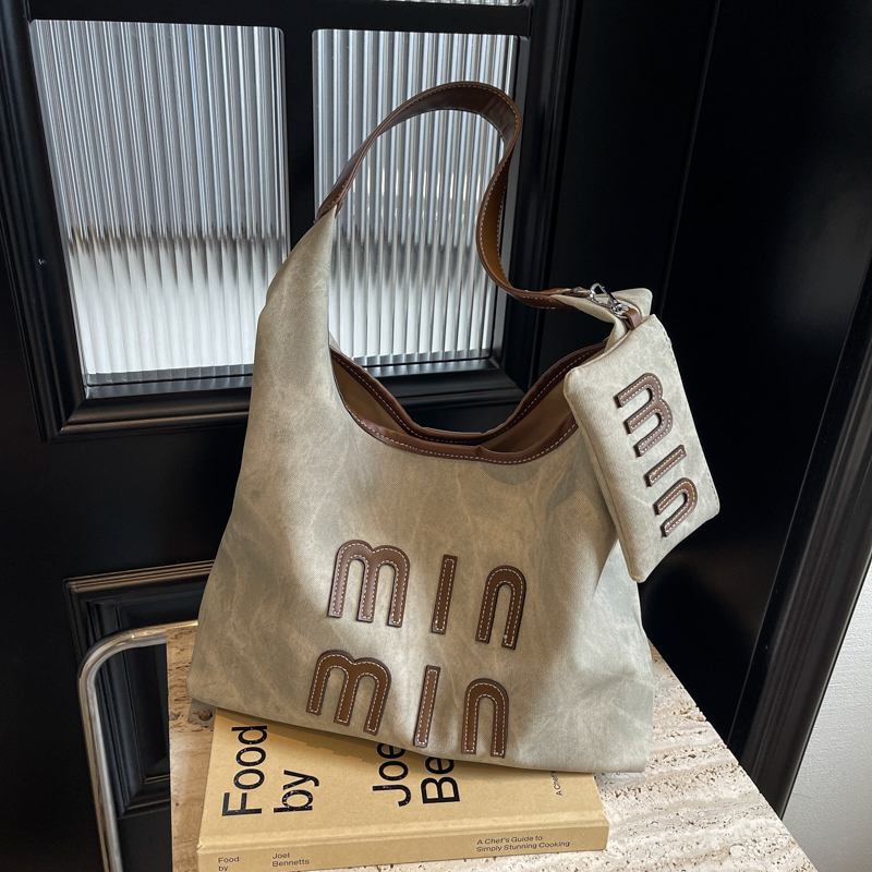 Women's Commuter Tote Bag