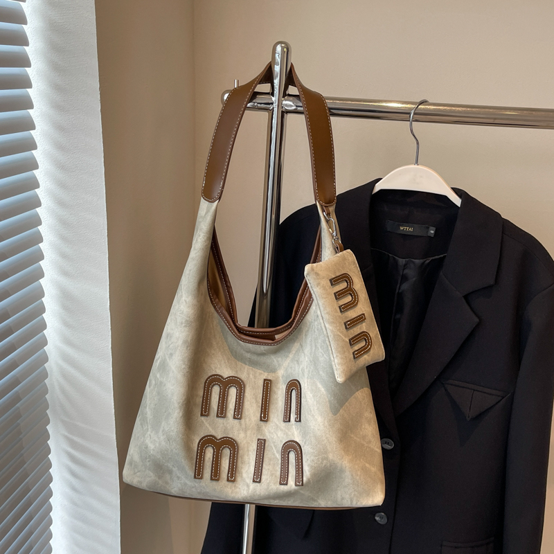 Women's Commuter Tote Bag
