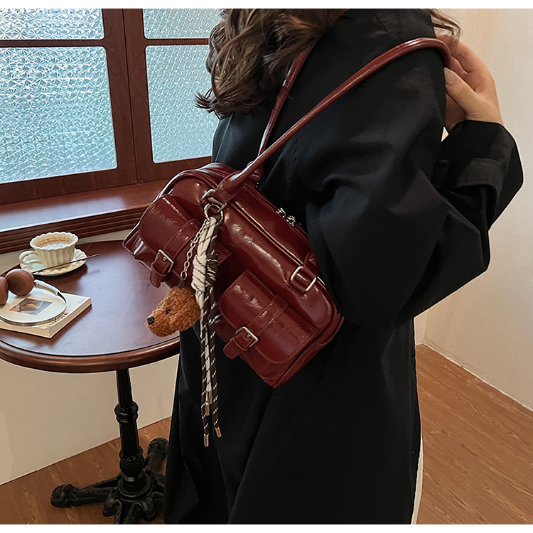 Stylish shoulder bag