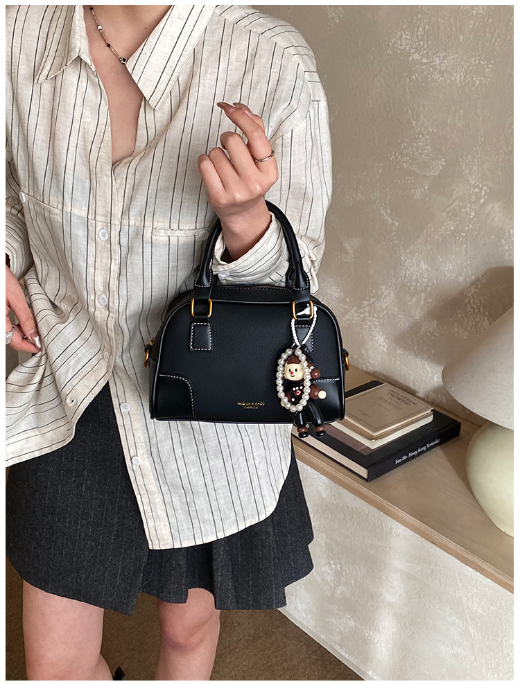 Multi-colored PU handbag (shoulder/crossbody)