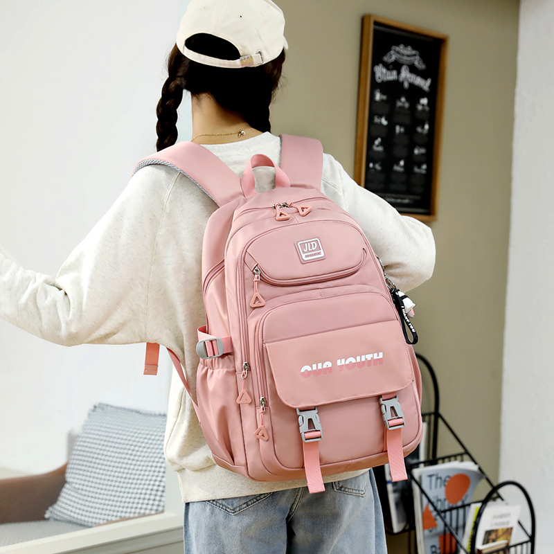 High-capacity backpack for commuting and school