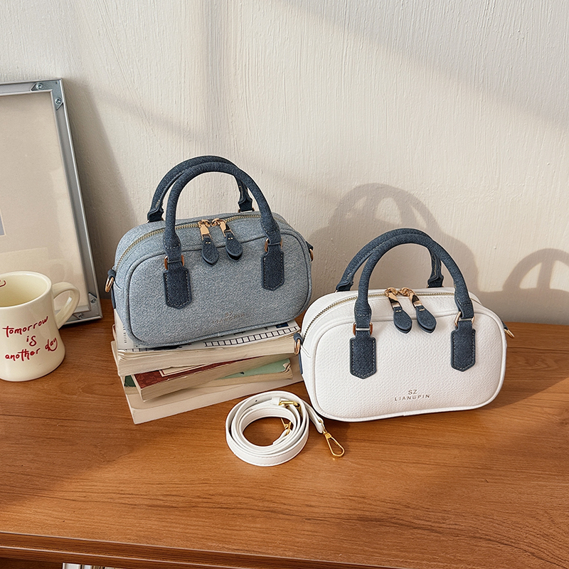 Color-blocked Boston shoulder bag